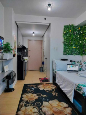27th Floor Cozy Studio Unit with City View in Mplace